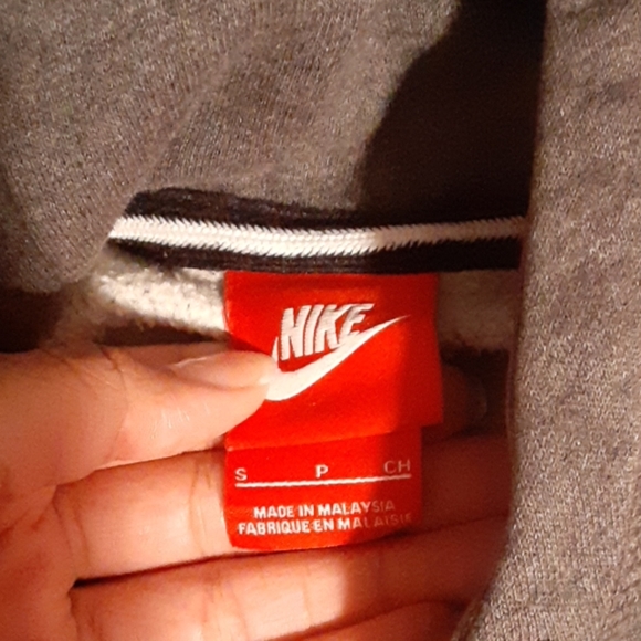 *SOLD* Cotton Nike reflective Hoodie - Picture 7 of 7